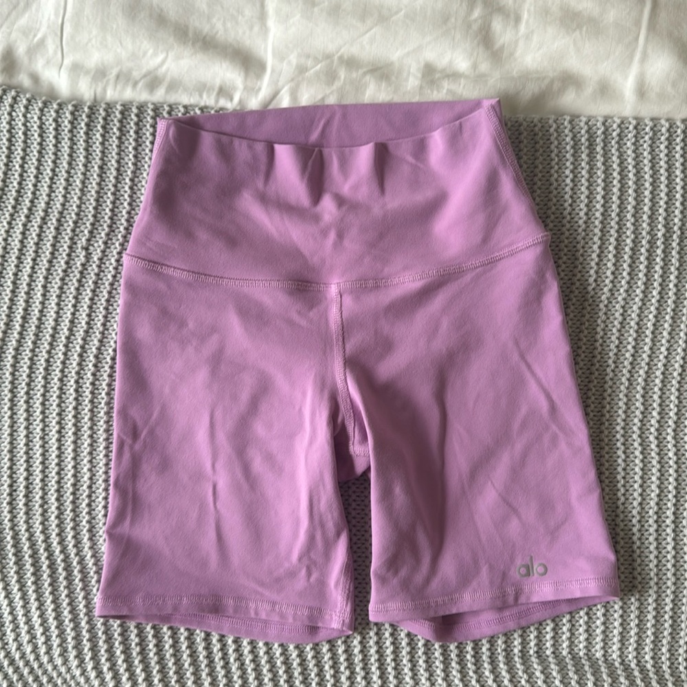 Alo Yoga Bike Shorts purple lavender  XXS